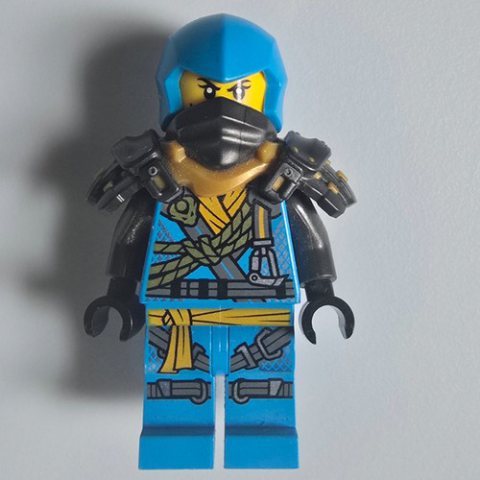 Minifigurka LEGO Nya, Heavy Shoulder Guard