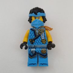 Minifigurka LEGO Nya, Dark Azure Robes, Shoulder Guard
