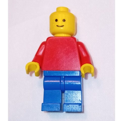 Minifigurka LEGO Red Torso, Blue Legs, Standard Head (3626c)