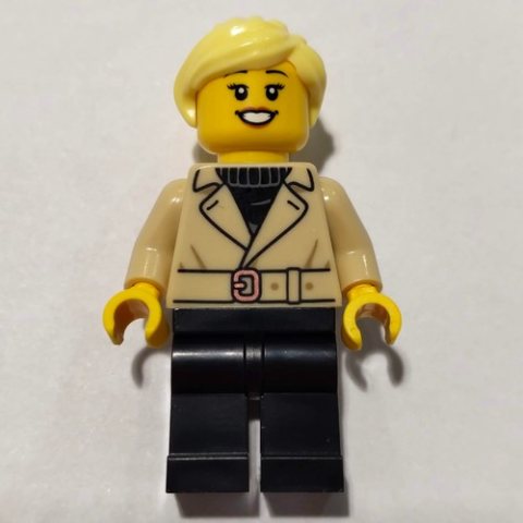 Minifigurka LEGO Hiker, Tan Coat, Black Legs, Bright Light Yellow Hair