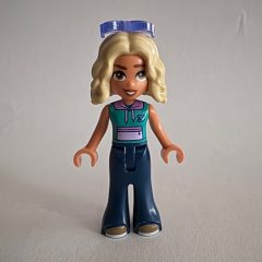 Minifigurka LEGO Nova, Dark Turquoise Top, Dark Blue Pants, Sunglasses