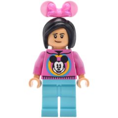 Minifigurka LEGO Park Guest, Dark Pink Torso, Medium Azure Legs, Black Hair